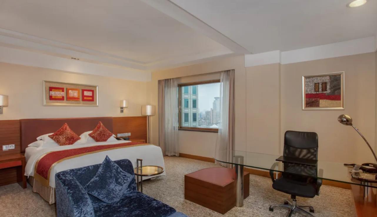 Crowne Plaza Center By Ihg - Near Railway Station