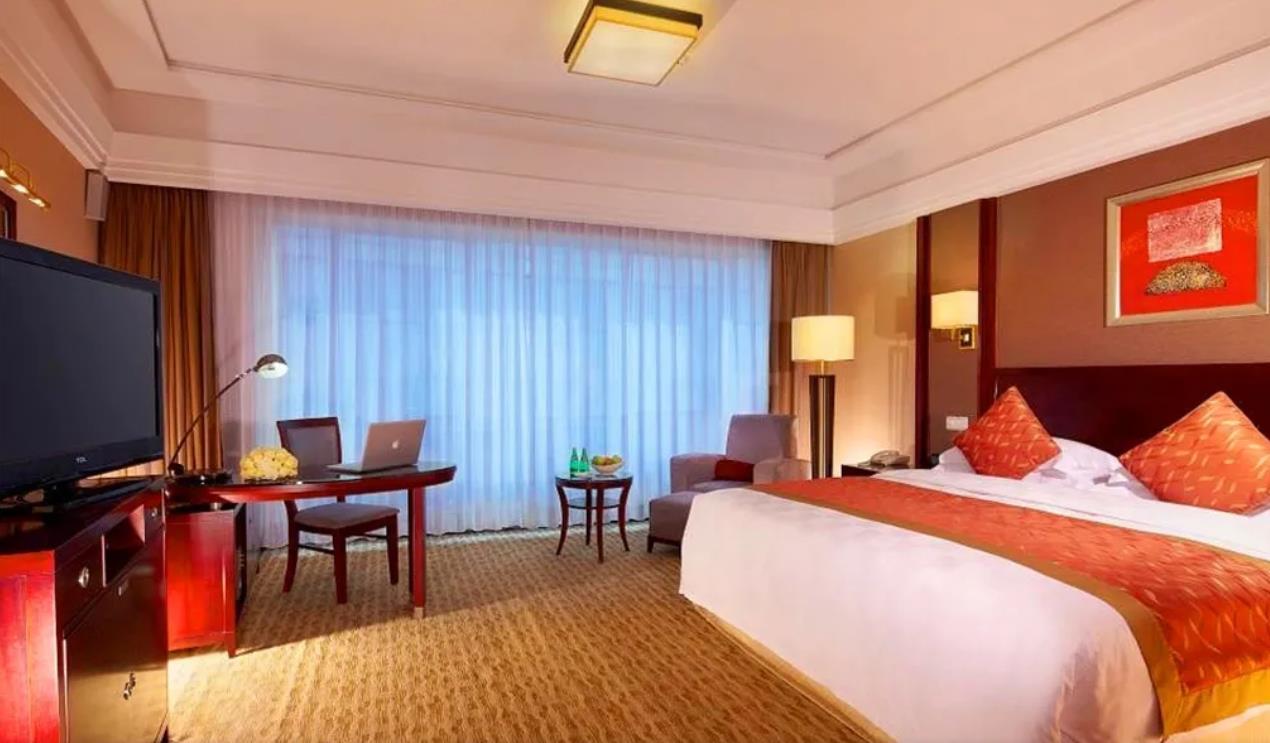 Hotel Crowne Plaza Center By Ihg - Near Railway Station 5*