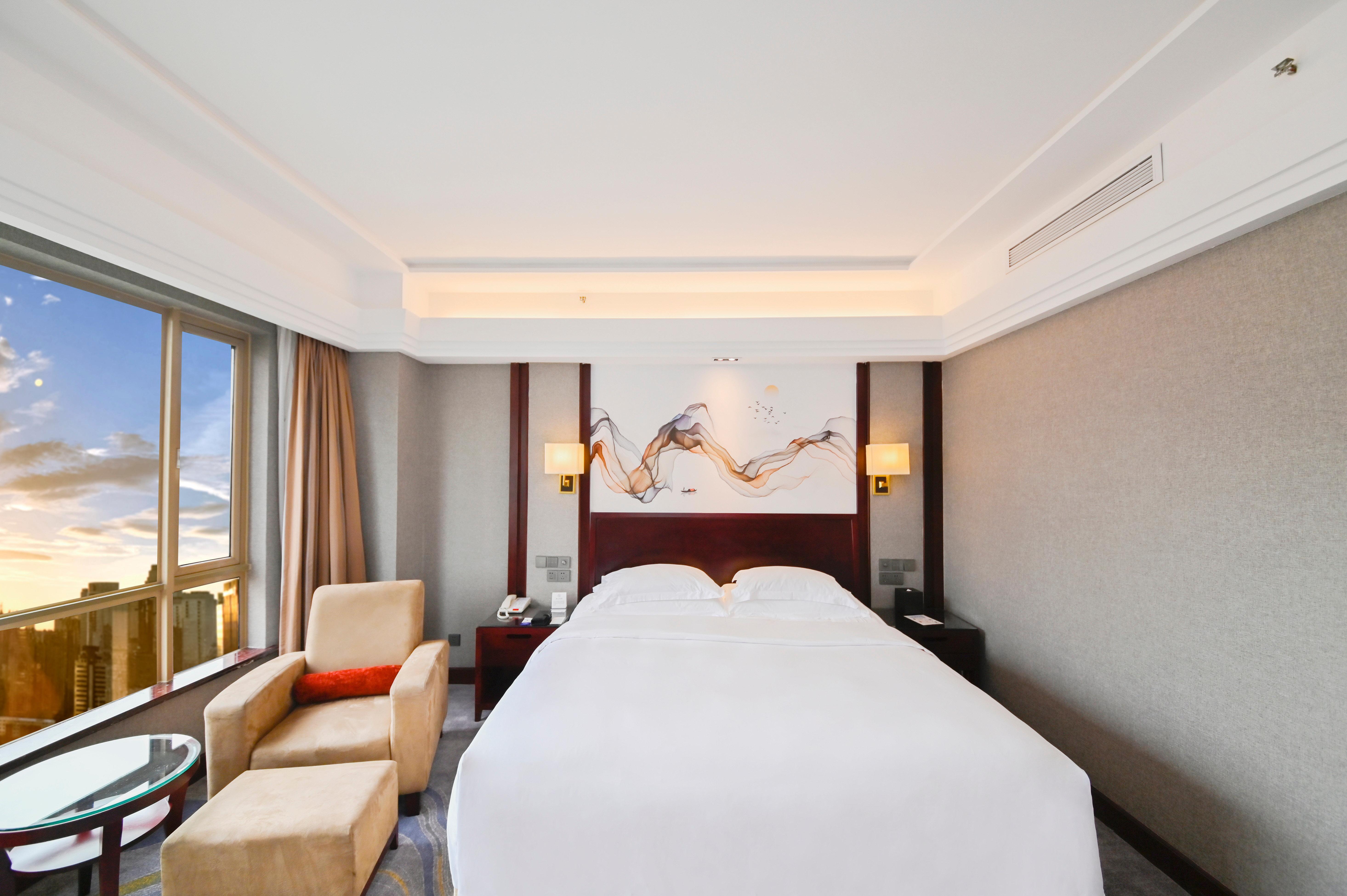Crowne Plaza Center By Ihg - Near Railway Station 5*