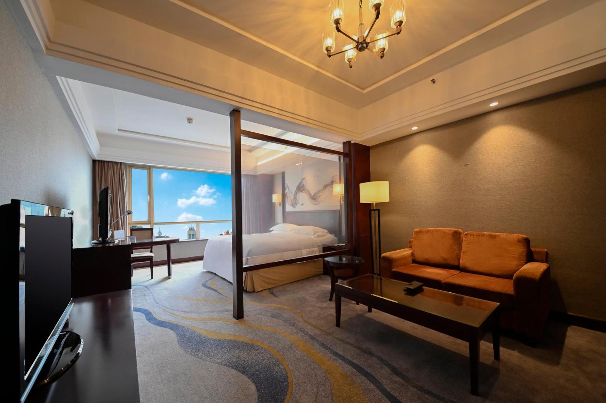 Crowne Plaza Center By Ihg - Near Railway Station Hotel
