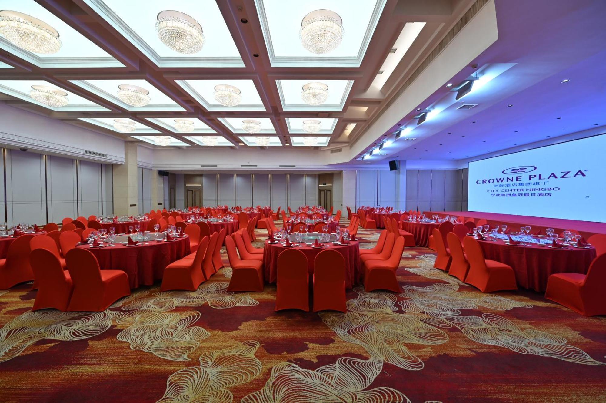 Crowne Plaza Center By Ihg - Near Railway Station