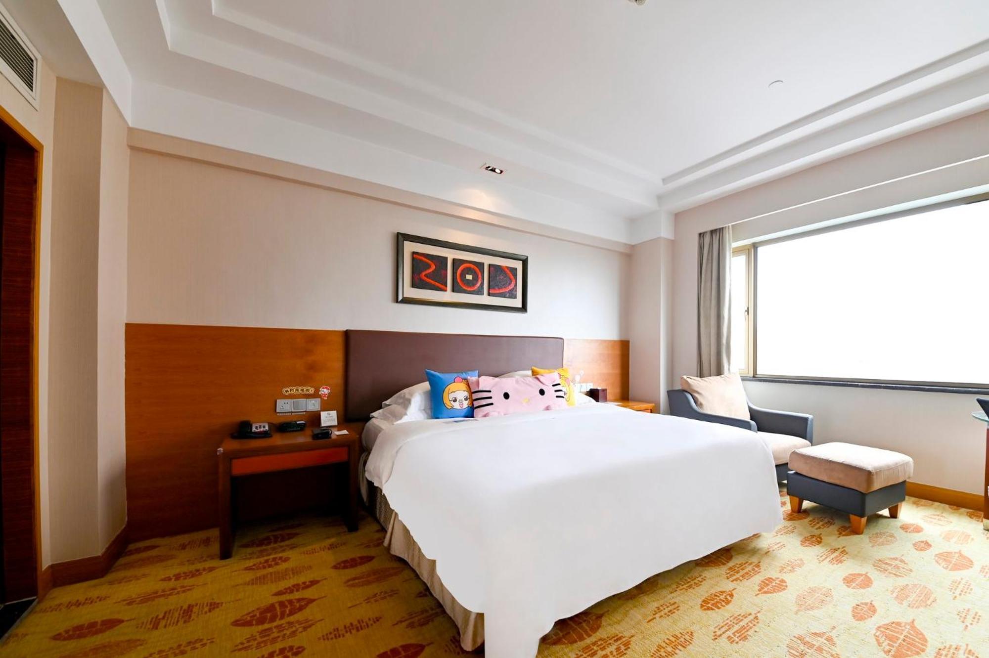 Hotel Crowne Plaza Center By Ihg - Near Railway Station