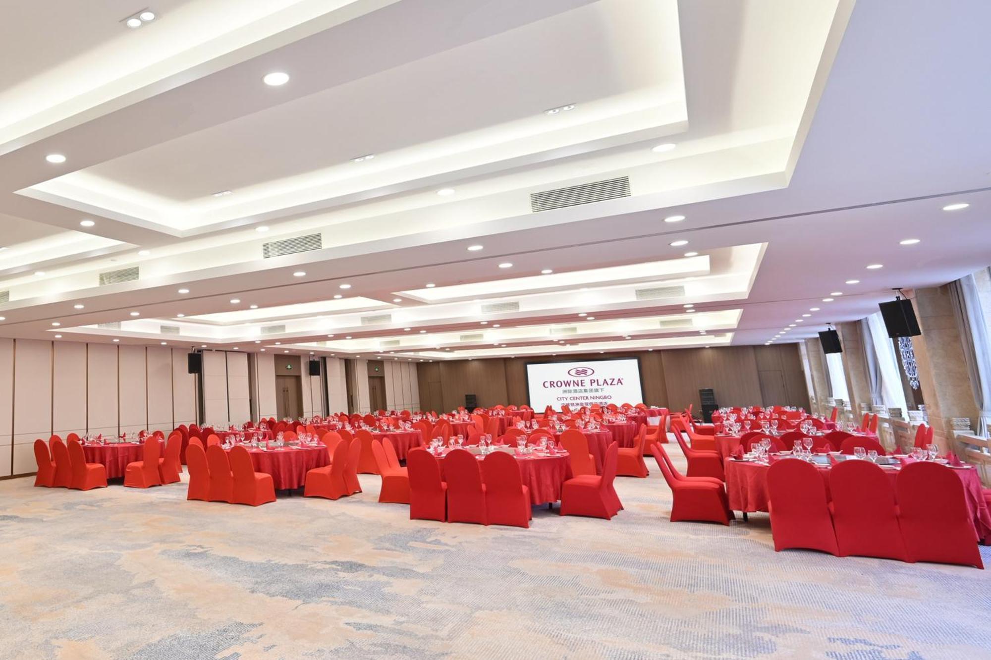 Crowne Plaza Center By Ihg - Near Railway Station Hotel