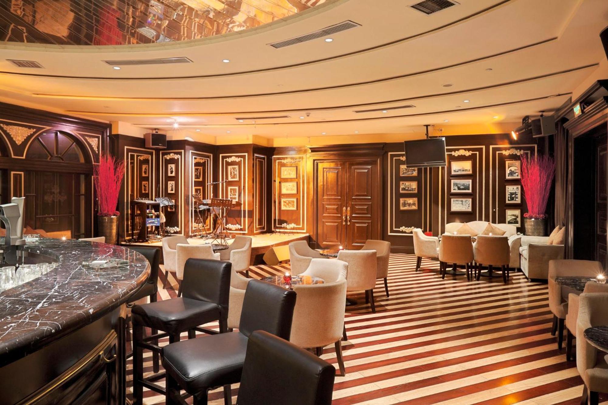 Crowne Plaza Center By Ihg - Near Railway Station